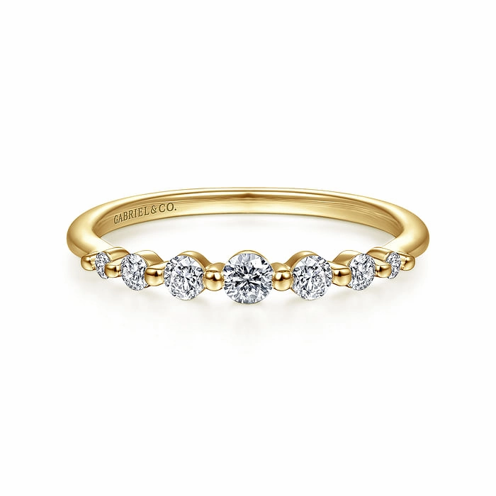 Classic Appeal Exquisite Look 14K Yellow Gold Graduating Single Prong Diamond Band Ring