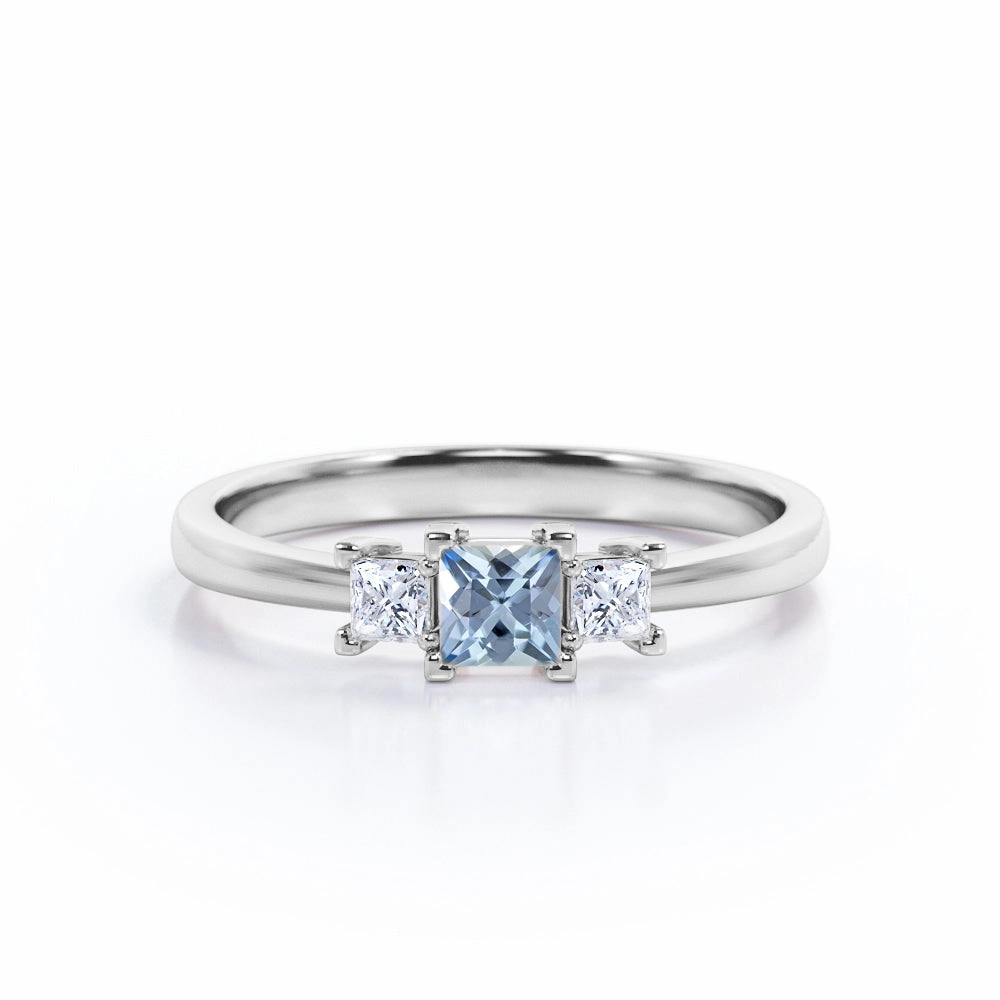 Trendy Art 1 ct Princess Aquamarine Three Stone Engagement Ring