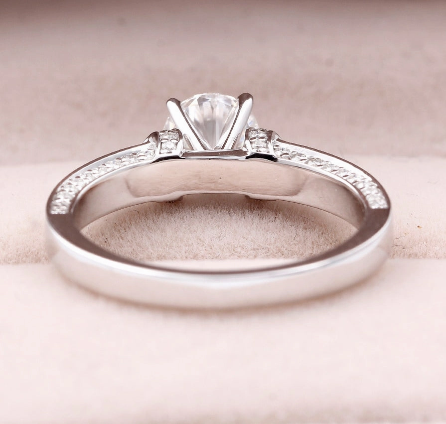 Delicate Look Sparkling Decoration 1 Ct Round Cut Diamond Channel Engagement Ring