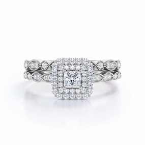 0.90 Carat Princess Cut Diamond Vintage Art Deco Bridal Set In White Gold Shiny Feature