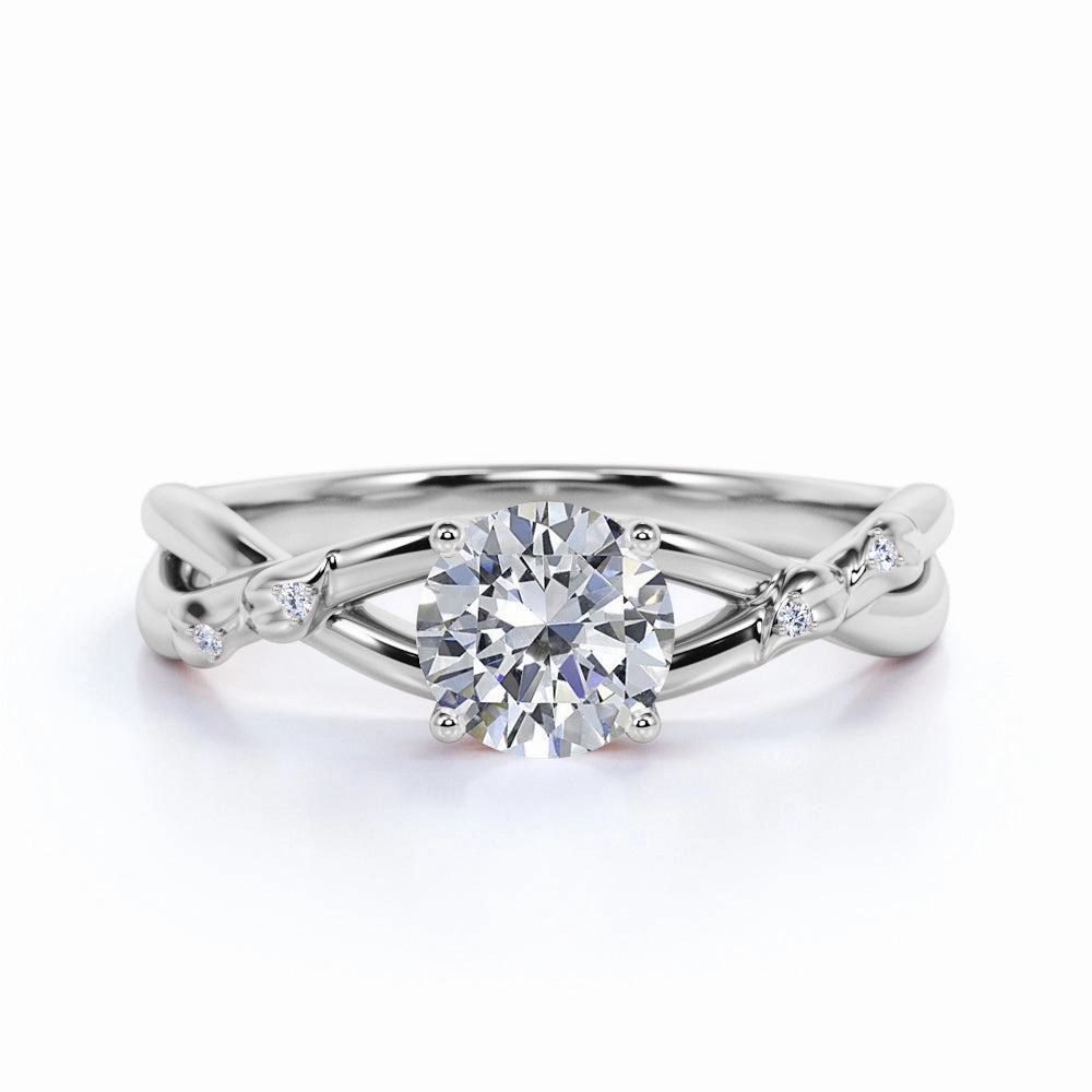 Contemporary Token 0.50 Ct Round Cut Diamond Infinity Engagement Ring