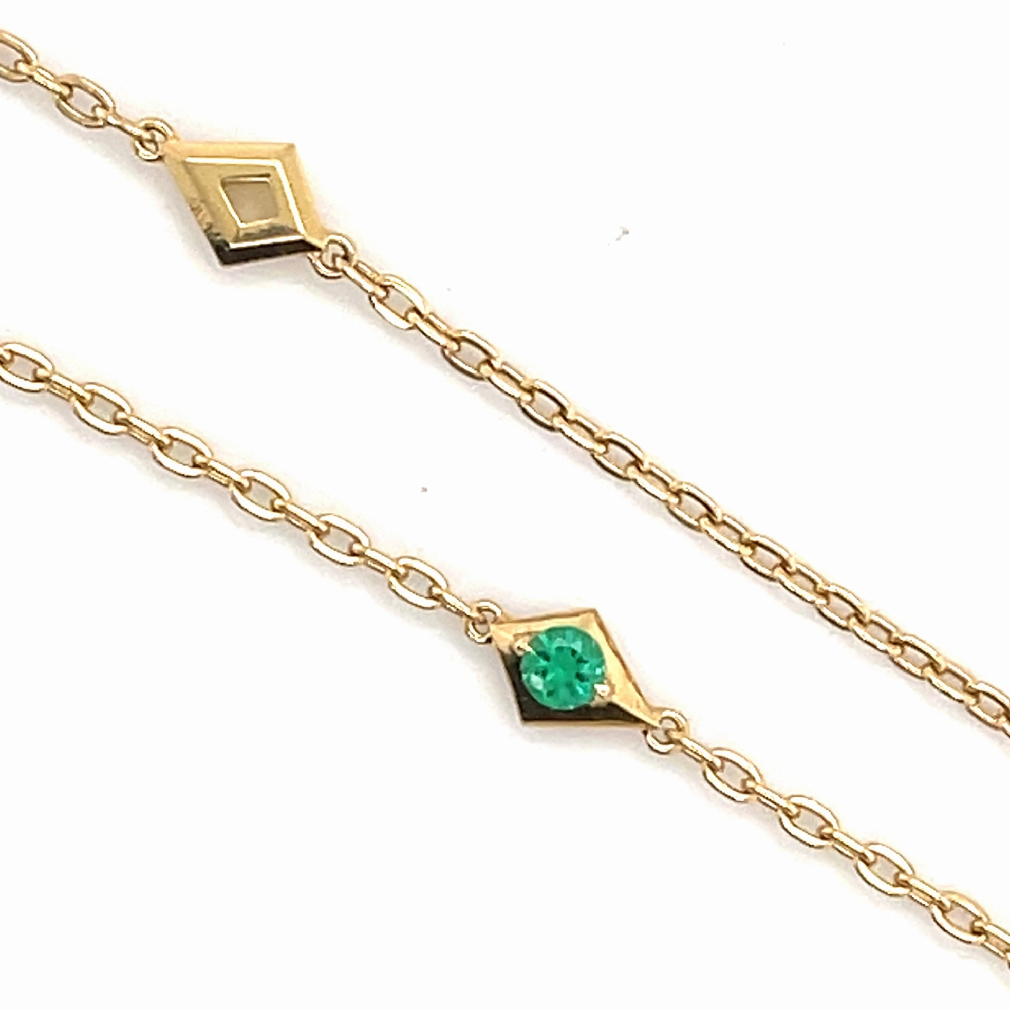 Clear Finish Muted Mood Bremer Jewelry Round Shape Emeralds 18K Yellow Gold Station Necklace (0.34ctw)