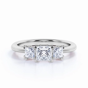 Creative Style 0.5 Ct Princess Cut Diamond Three Stone Engagement Ring