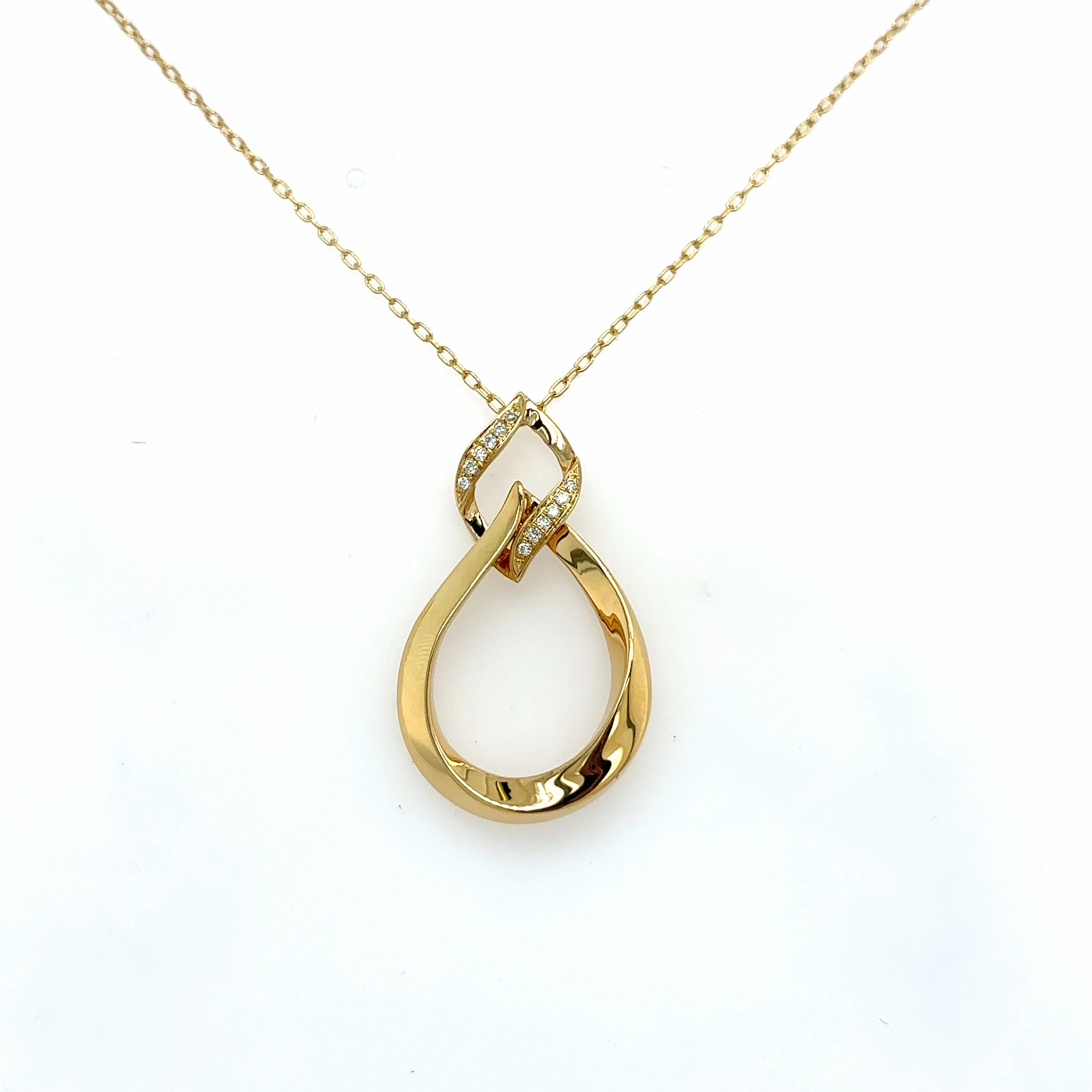 Quiet Glow Shiny Creations Bremer Jewelry 18K Yellow Gold Round Shape Diamond Necklace (.07ctw)