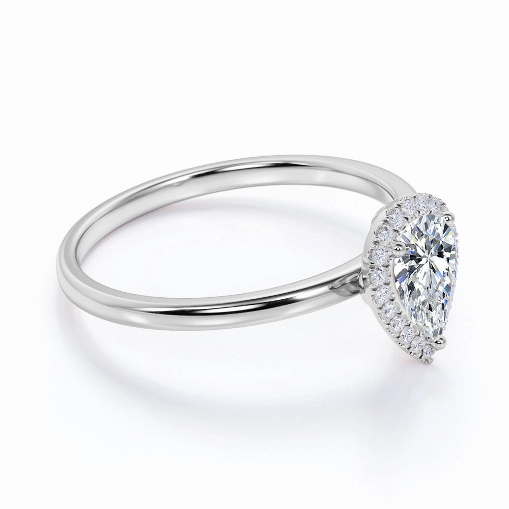 Attractive Appearance Classic Decoration Design 0.50 Ct Pear Cut Diamond Engagement Ring