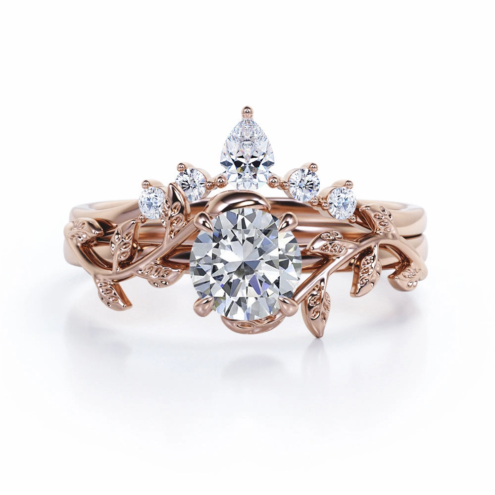 Vintage design Vintage Item Fairytale 0.55 carat Round Moissanite and Diamond Wedding Ring Set in Black Gold