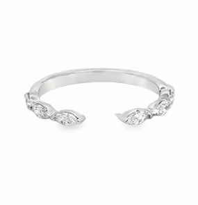 Chic pieces 14K White Gold Marquise Diamond Ring - 0.36 Carats